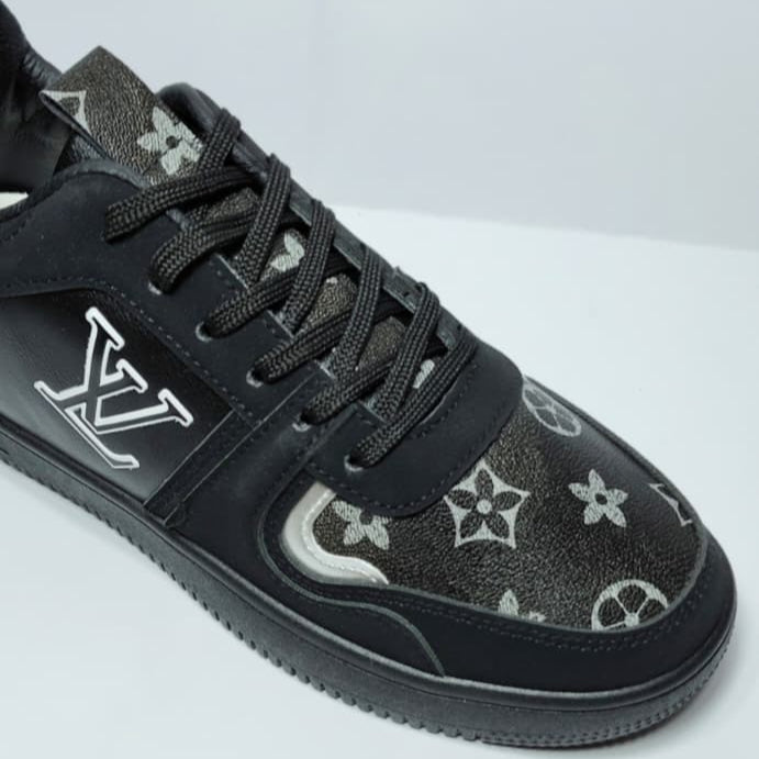 Noir Monogram Street Kicks