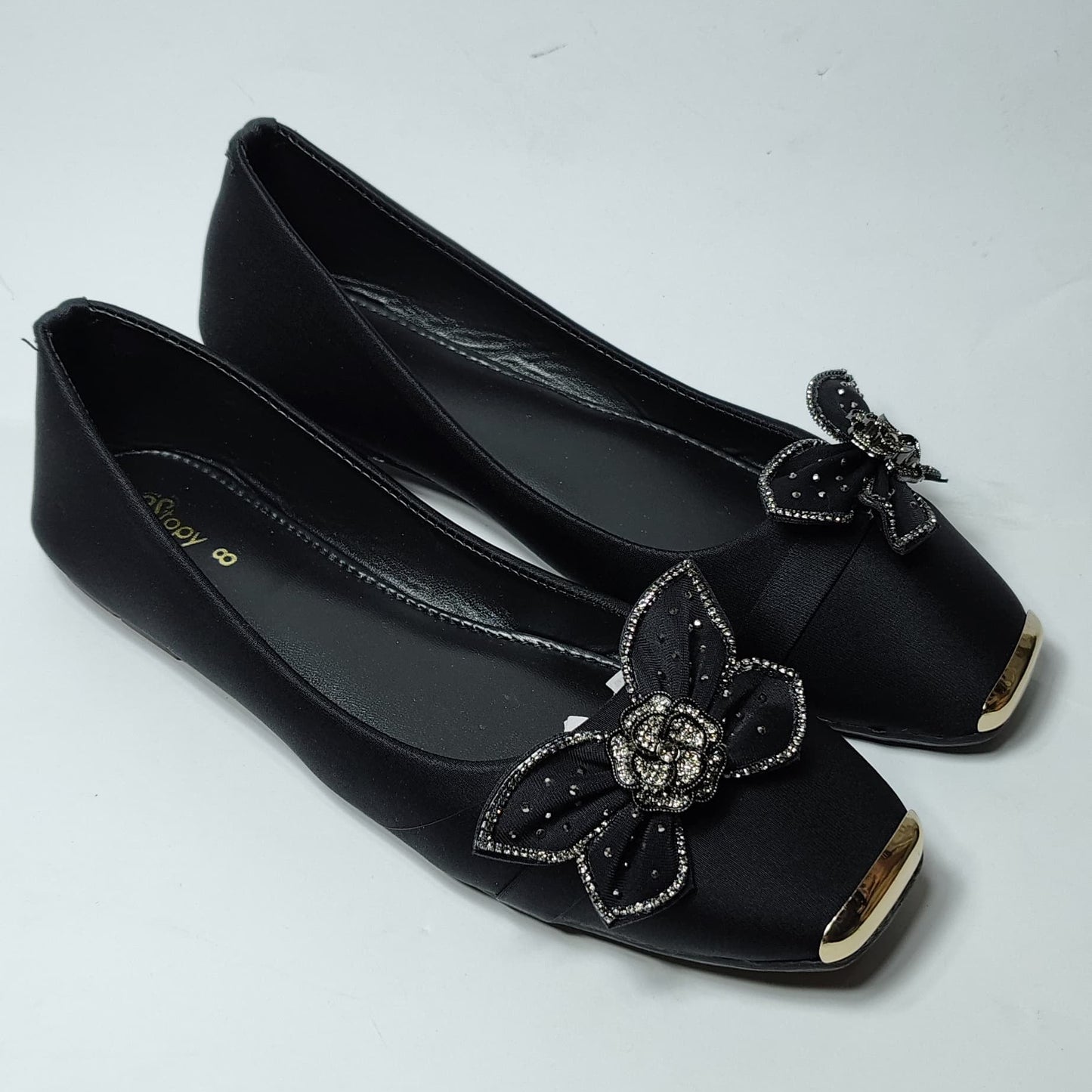 Crescent Chic Pumps