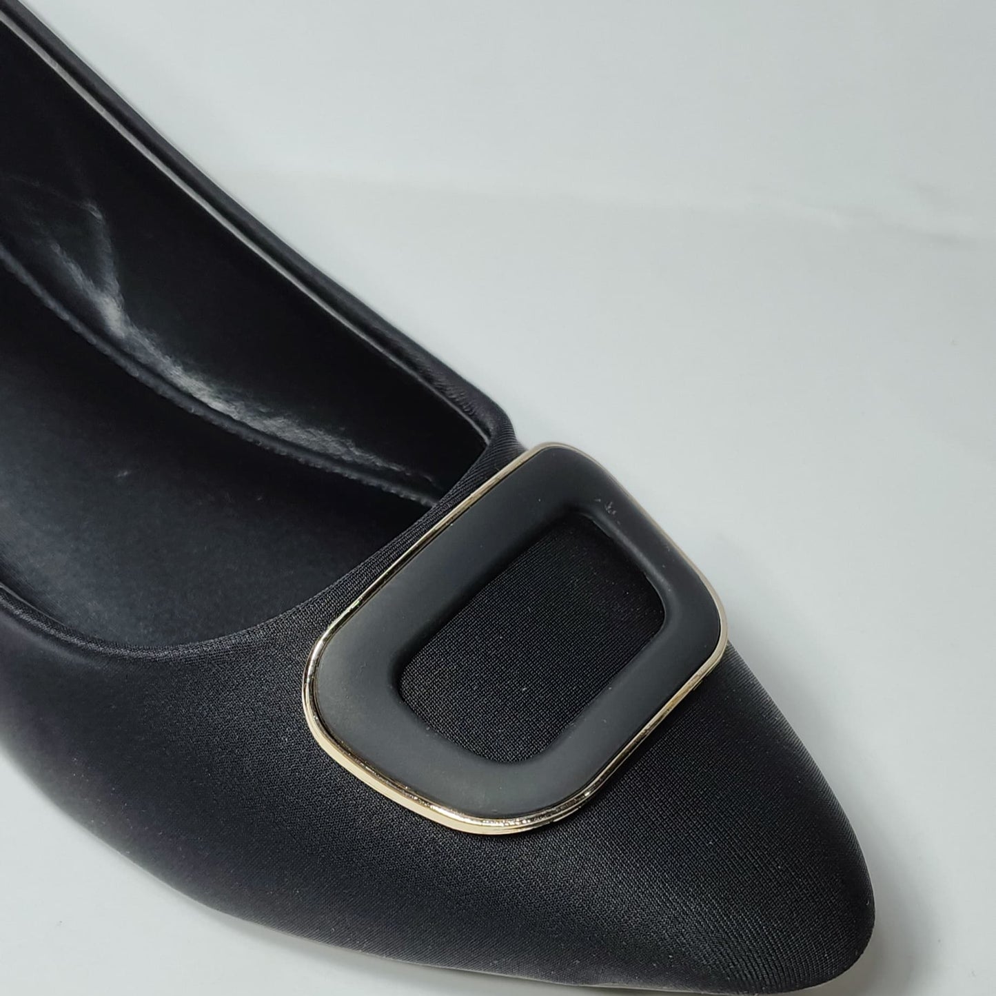 Silken Curve Pumps