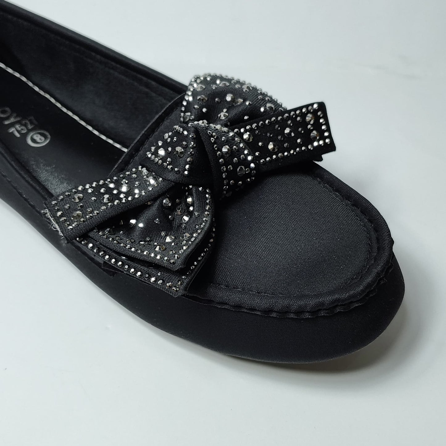 Noir Bloom Pumps